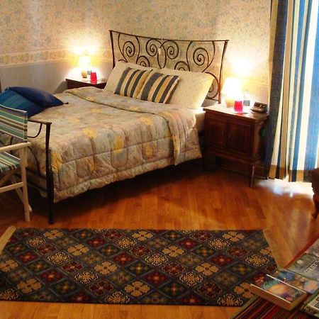 Bed and Breakfast Il Melograno Борґо-Сан-Дальмаццо Номер фото